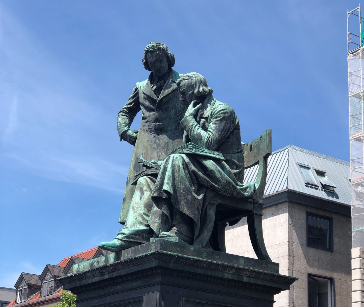 Das Brüder-Grimm-Denkmal in Hanau
