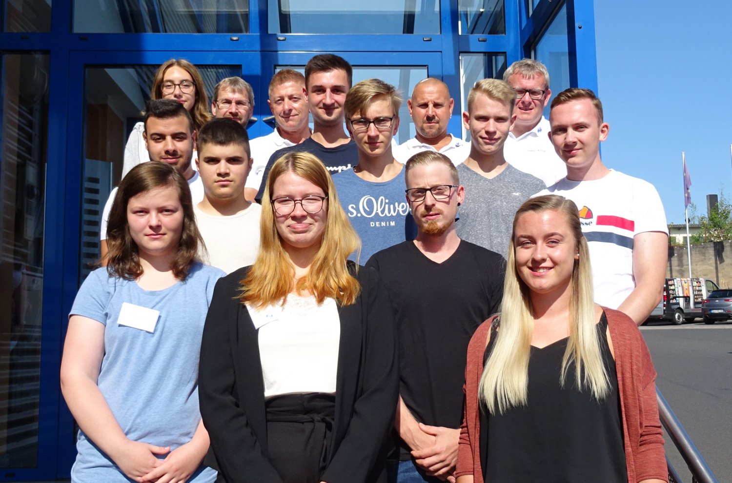 Hinten (v.l.n.r.): Melissa Conrad, Gerald Mach, Stefan Graul, Stefan Panzof, Rainer Krieg. Mitte: Emrah Avci, Furkan Avci, Marcel Reuter, James Richter, Hannes Schlögl, Sebastian Blaak. Vorne: Mona Raab, Janina Hesse, Manuel Herold, Selin Greb.