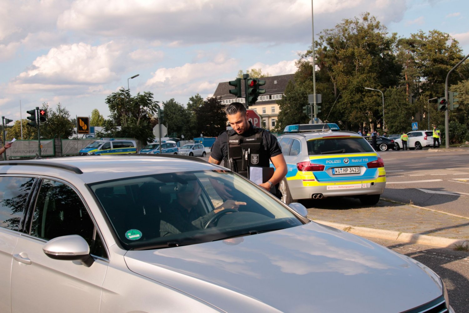 Die meisten Autofahrer bleiben bei der Kontrolle gelassen.