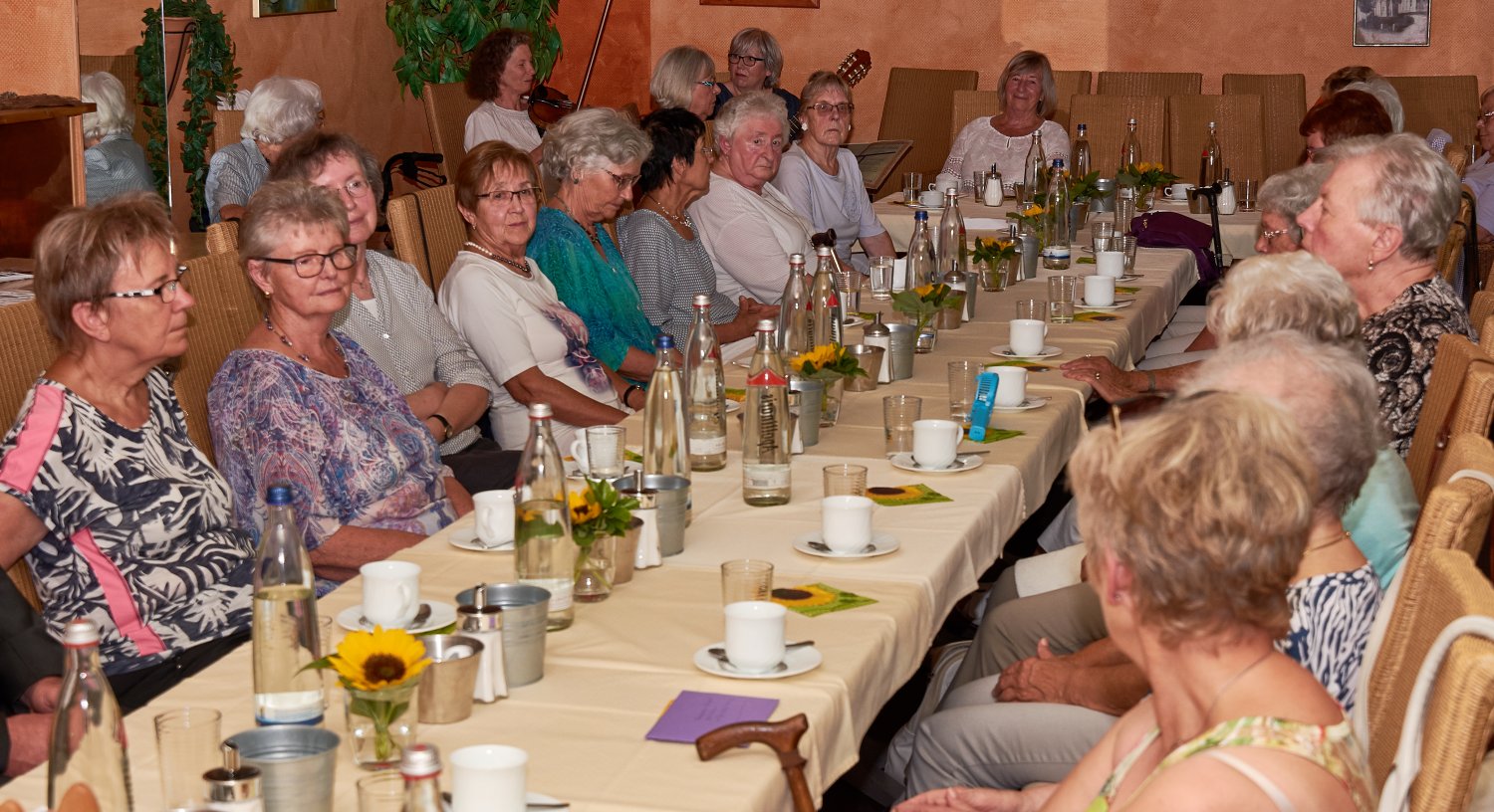 Wichtige Anlaufstation seit 30 Jahren: Osteoporose-Selbsthilfegruppe feiert zwei Jubiläen.