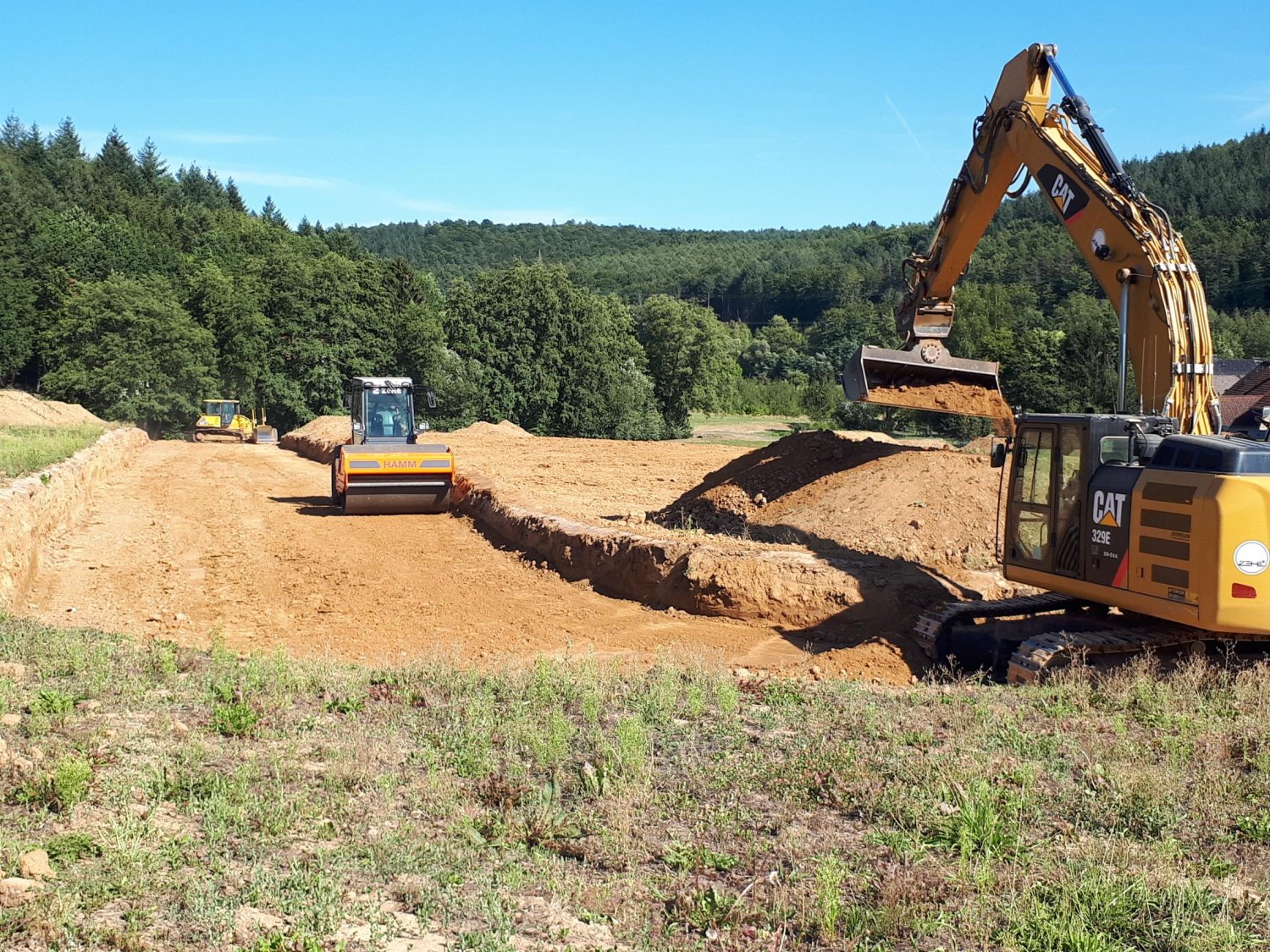 Am Ortsrand von Hain-Gründau, oberhalb der Klammbornstraße, haben die Erschließungsarbeiten für das Neubaugebiet begonnen.