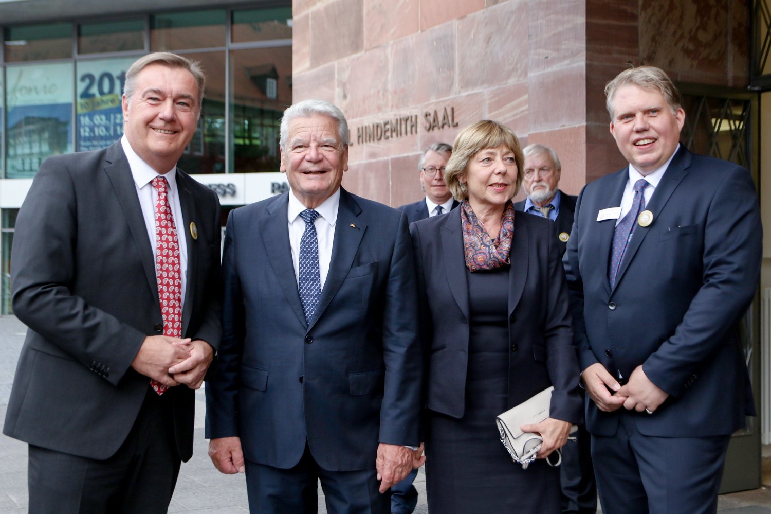 (v.l.n.r.) Oberbürgermeister Claus Kaminsky, Bundespräsident a.D. Joachim Gauck, Daniela Schadt und Michael. H. Sprenger