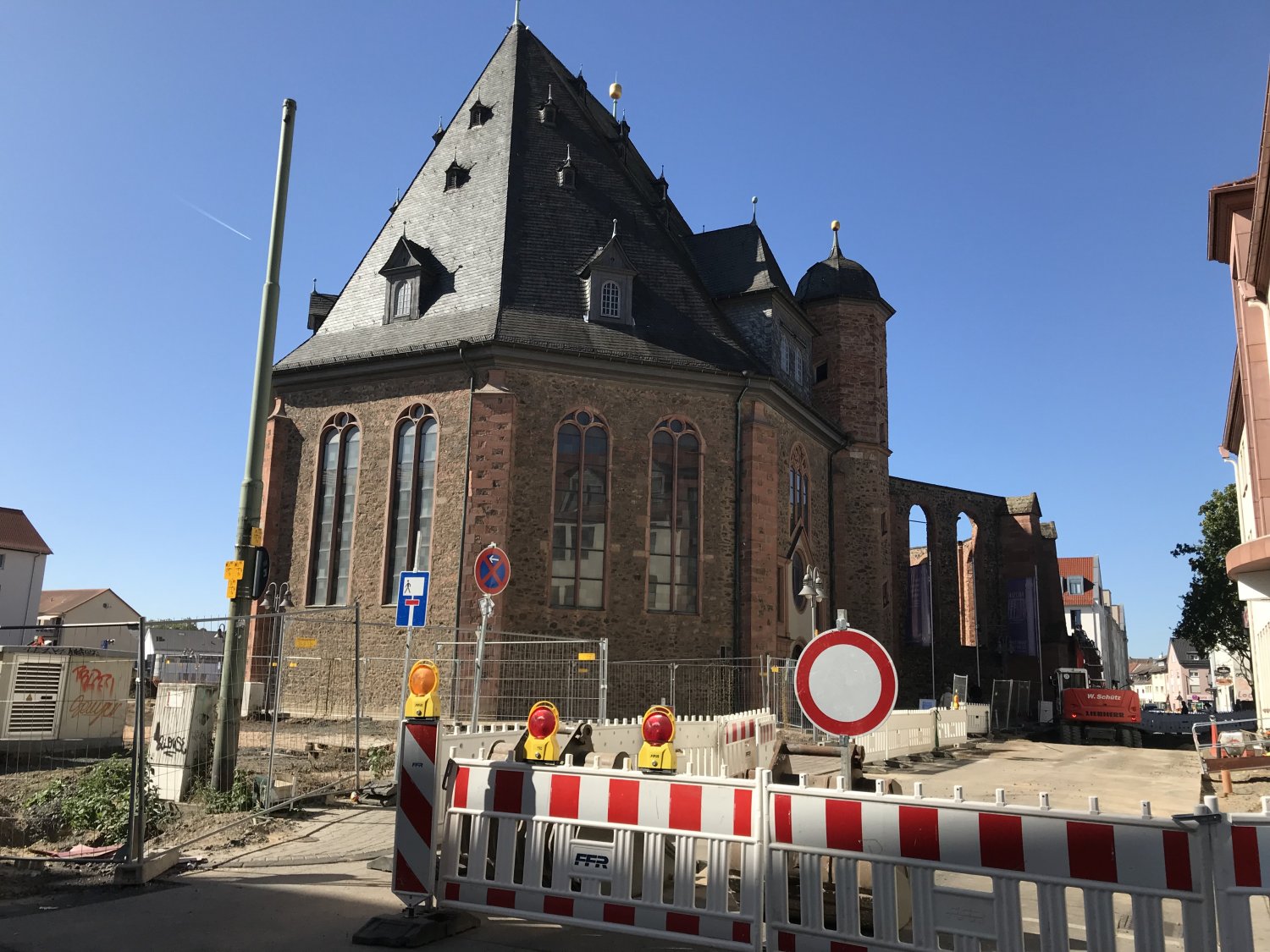 Die Neugestaltung des Platzes schreitet voran