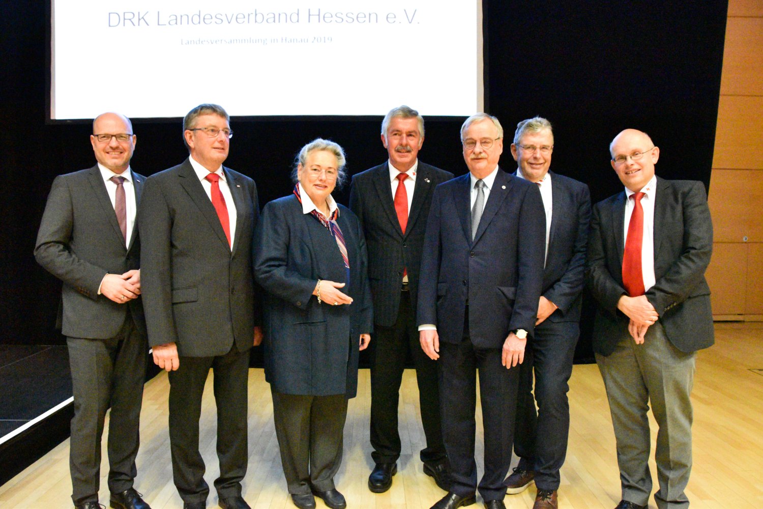 Im Amt blieb Präsident Norbert Södler (mi.) gemeinsam mit seinem Vizepräsidenten Jürgen Christmann - 2.v.li. (DRK-Kreisverband Rheingau-Taunus)