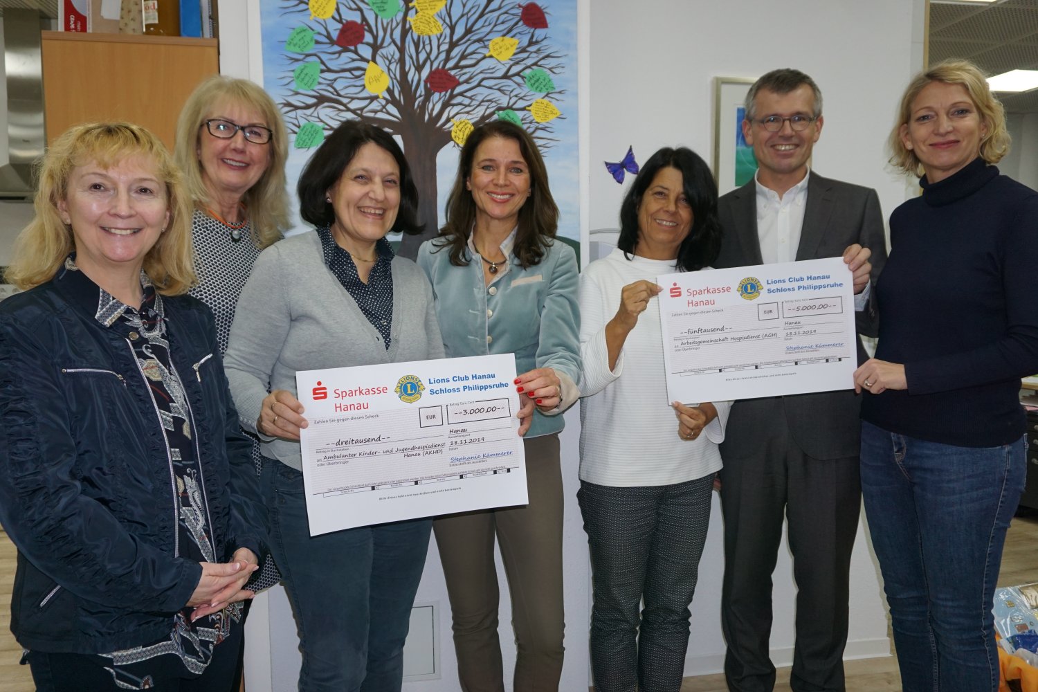 Von links: Caroline Geier-Roth, Gabriele Matzner, Lisa Crieso-Brack, Sabine Krempel, Güzin Langner, Dr. Tobias Kämpf und Stephanie Kämmerer.