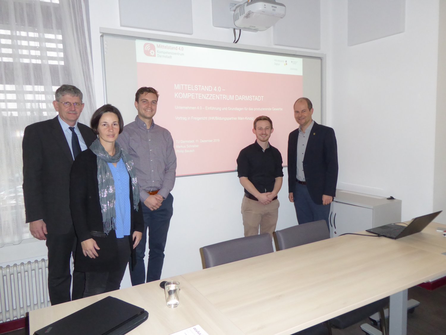Von links: Horst Günther, Rebecca Müller, Markus Schreiber, Philip Bausch mit Bürgermeister Dr. Albrecht Eitz.