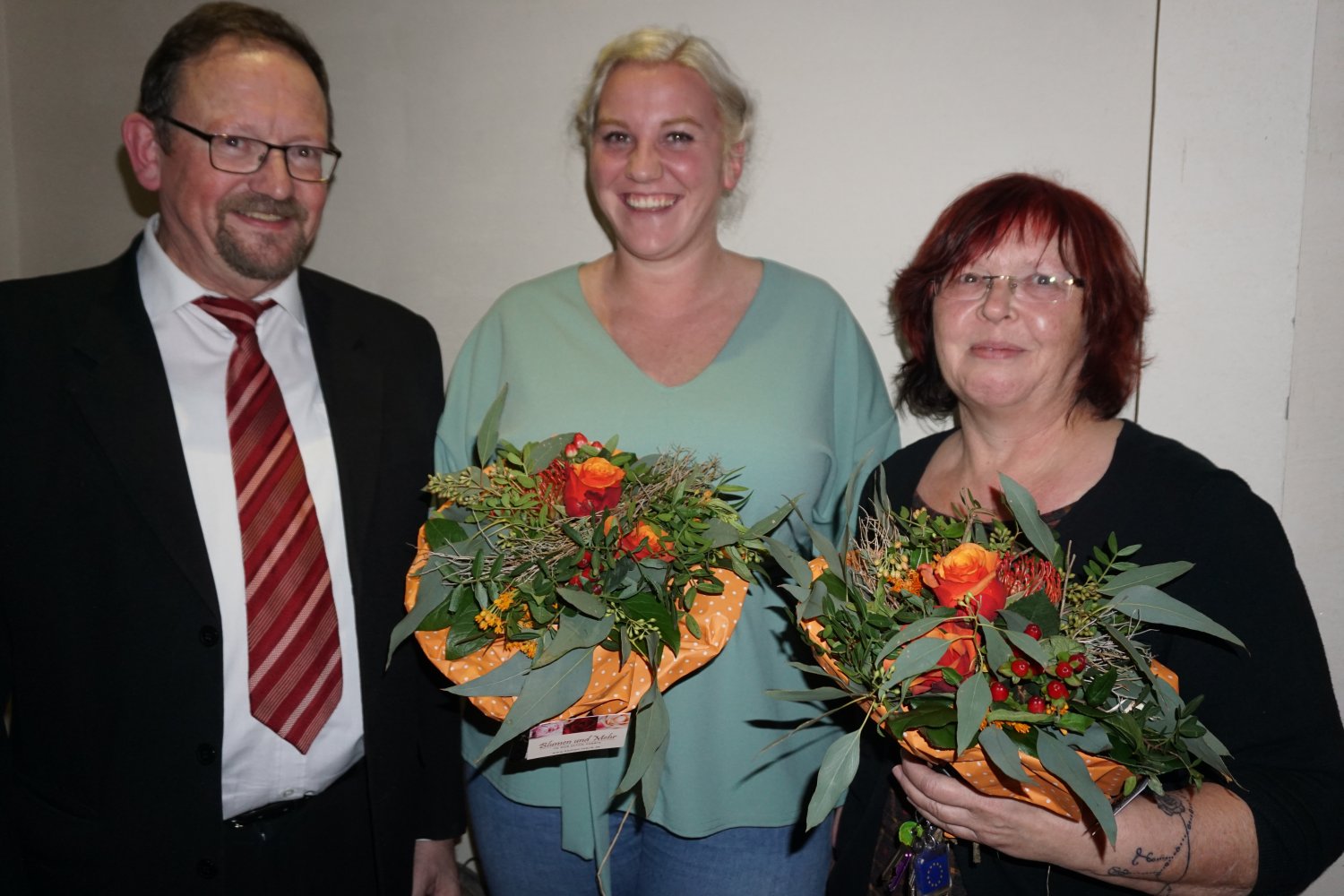 (v.l.) Geschäftsführer Robert Flörchinger mit der neue Pflegedienstleiterin Sabrina Robl und Andrea Dowengerds