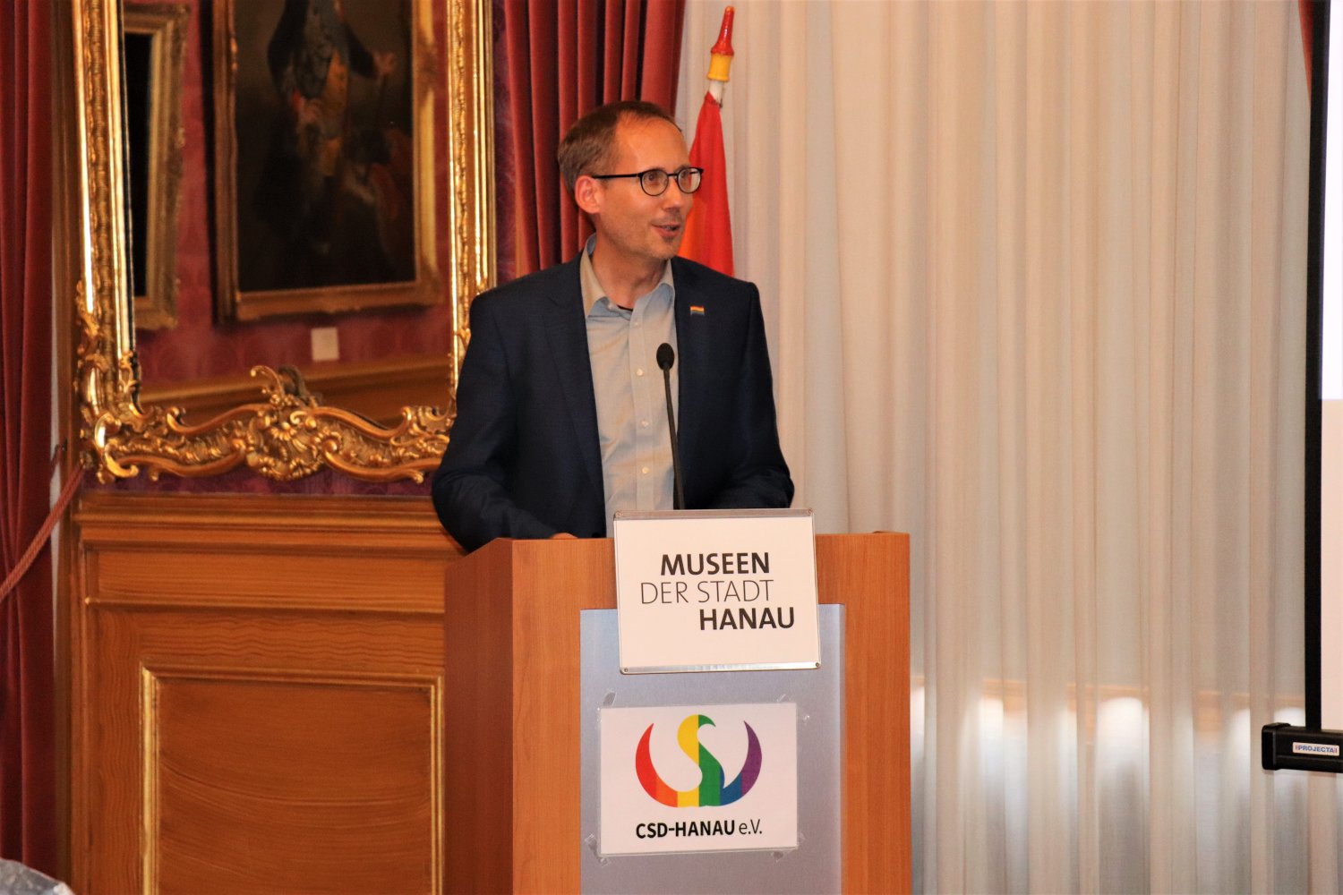 BU: Hessens Sozialminister Kai Klose ist Schirmherr des ersten Hanauer CSD am Samstag.