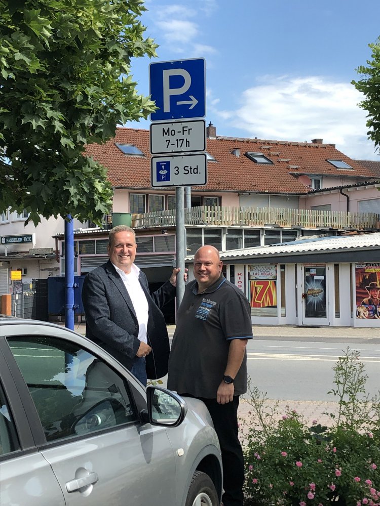 (von links) Bürgermeister Matthias Pfeifer und Ordnungsamtsleiter Kai Trageser