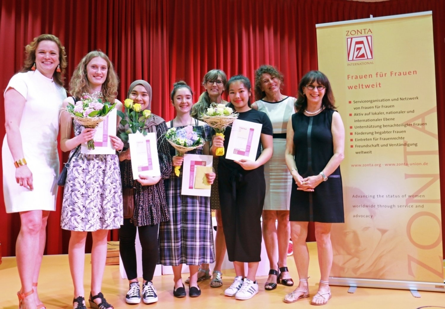 Die Zonta-Preisträgerinnen wurden für ihr Engagement ausgezeichnet