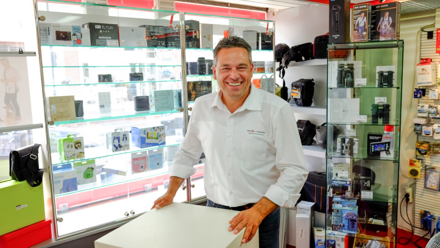 Das Fotogeschäft Foto Freund feiert in diesem Jahr 150. Geburtstag. Inhaber Michael Krupinski freut das sehr.