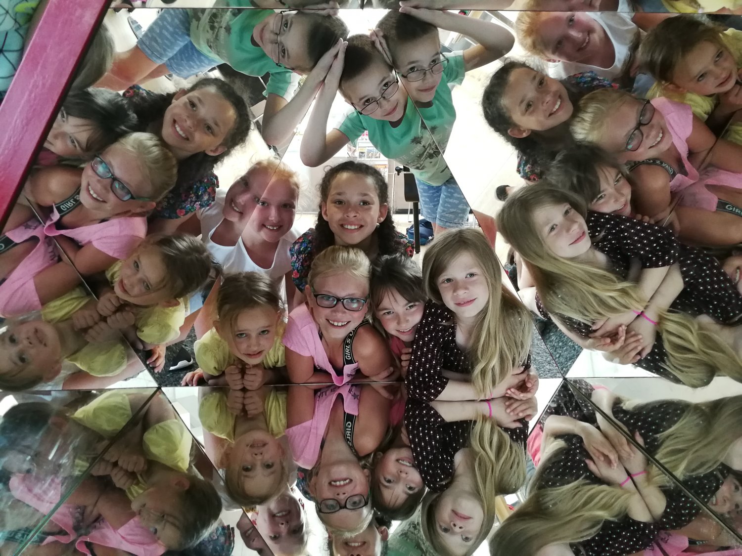 Schüler der Klasse 2b der Mittelpunktschule Kinzigquelle