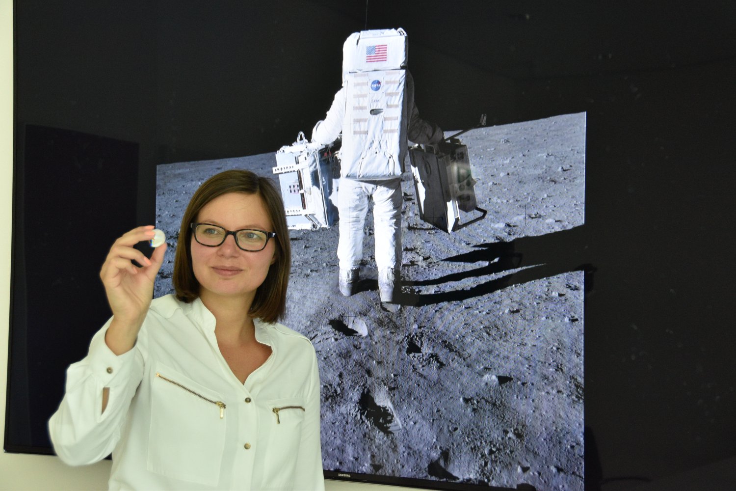 Sofie Volk von Heraeus präsentiert das hochwertige Quarzglas von Heraeus.