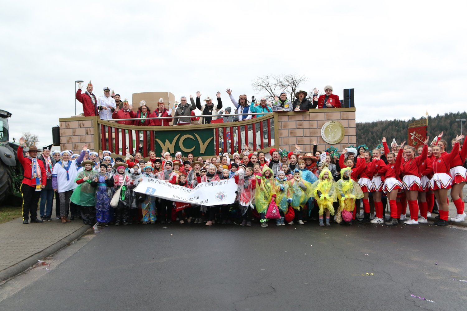 Großer Faschingsumzug mit über 1200 Besuchern.