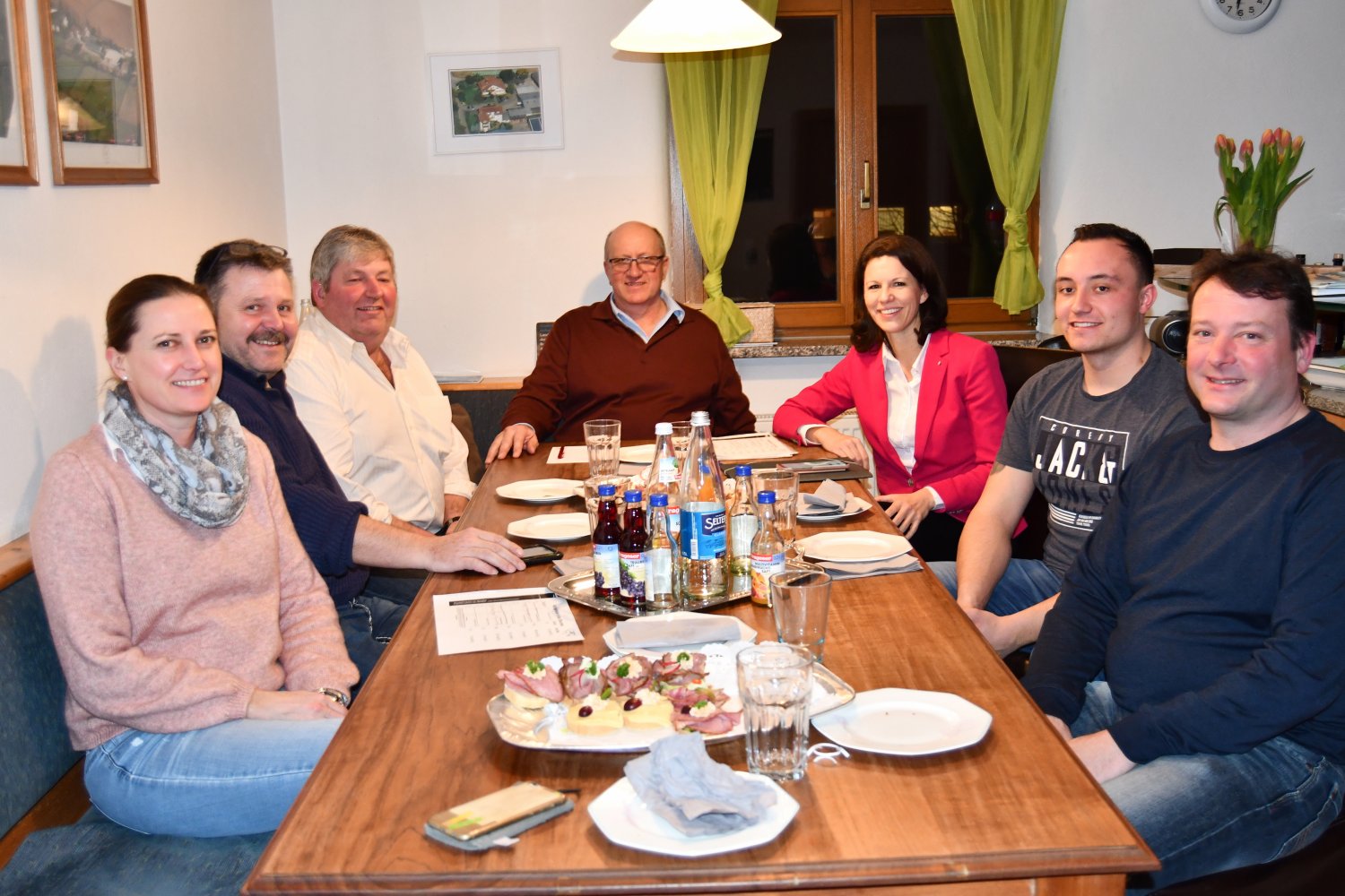 v.l.: Christine Einschütz, Klaus Fuchs, Frank Giebisch, Horst Betz, Dr. Katja Leikert, Tobias Betz und Sven Elzenheimer