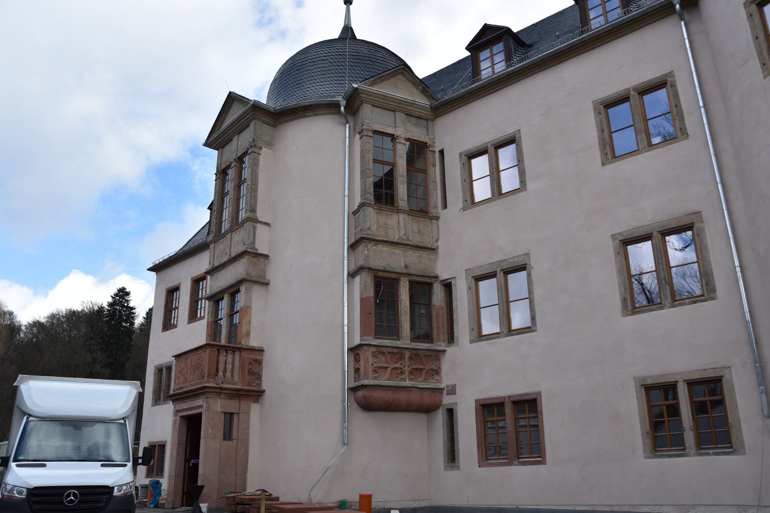 Ab dem 4. März öffnet das Rathaus in den neuen Räumlichkeiten des Schlosses seine Türen.