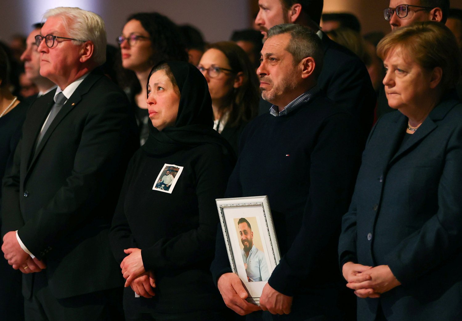 Bundeskanzlerin Angela Merkel und Bundespräsident Frank-Water Steinemeier trauen gemeinsam mit den Hinterbliebenen