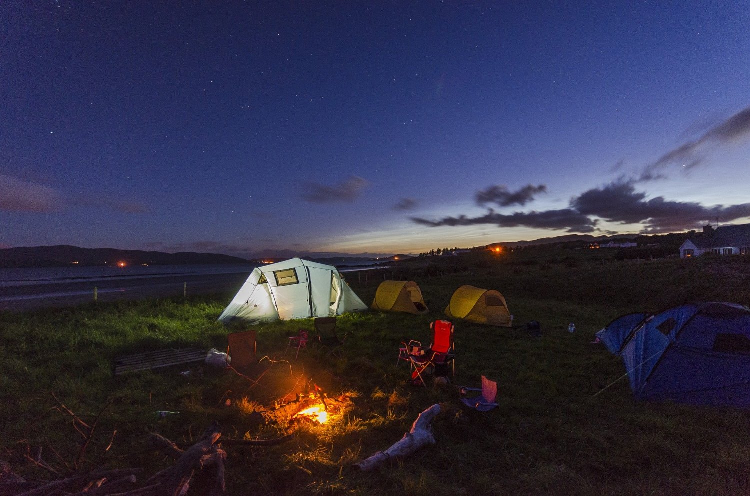 Die erste Ausgabe widmet sich dem Thema Camping.