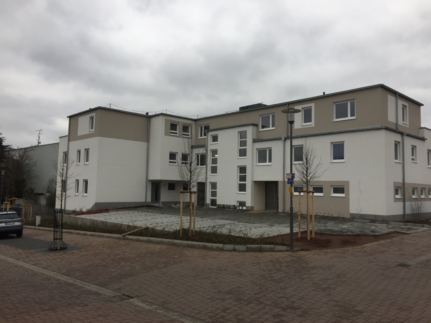 Nach rund 13 Monaten Bauzeit erfolgt am Mittwoch, 25. März, die Einweihung des neuen Wohn- und Ärztehauses „Am Weides 67“ in Maintal-Hochstadt. 
