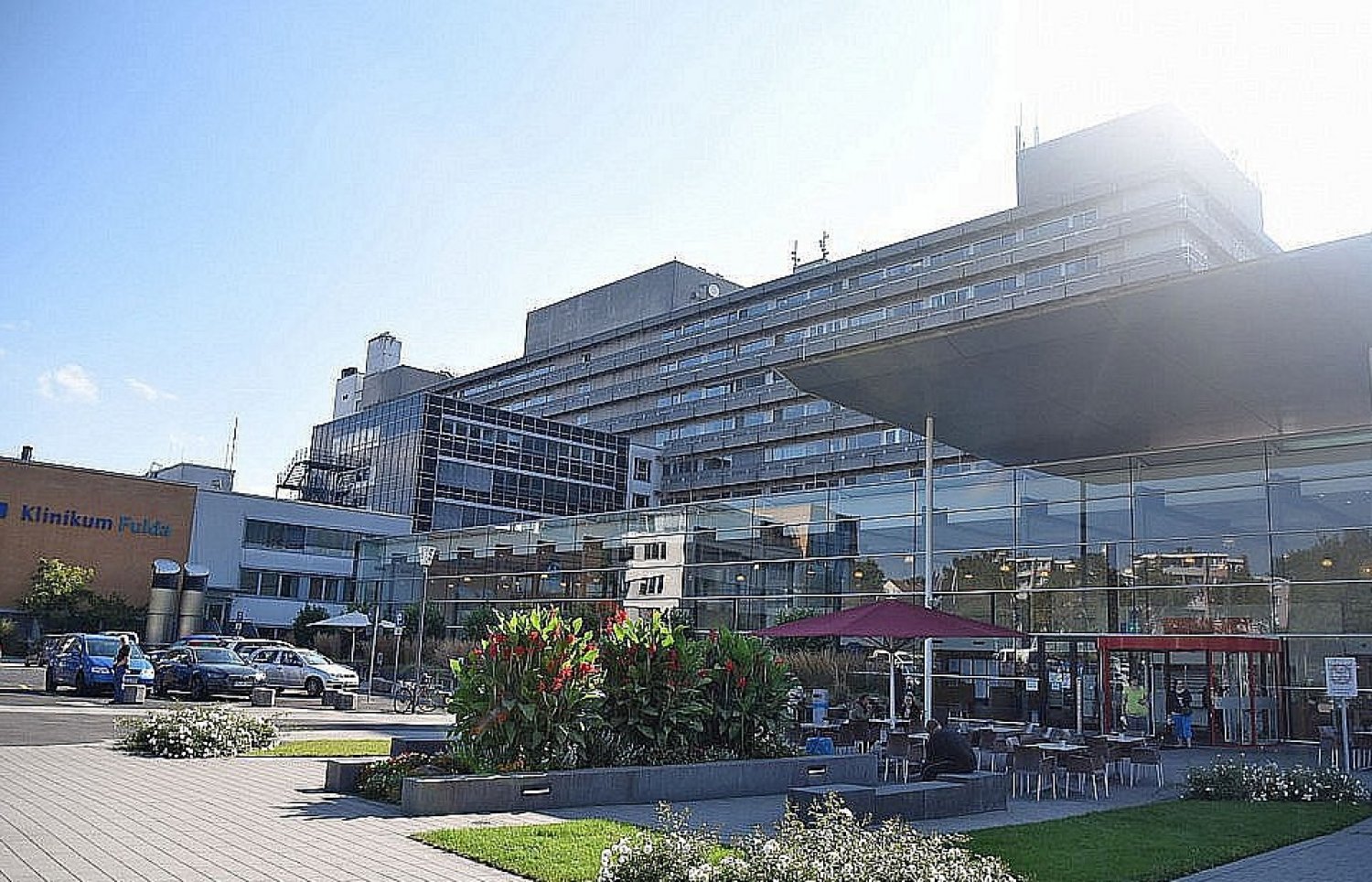Einem früheren Chefarzt des Klinikums wird vorgeworfen, Leistungen nicht richtig abgerechnet zu haben.