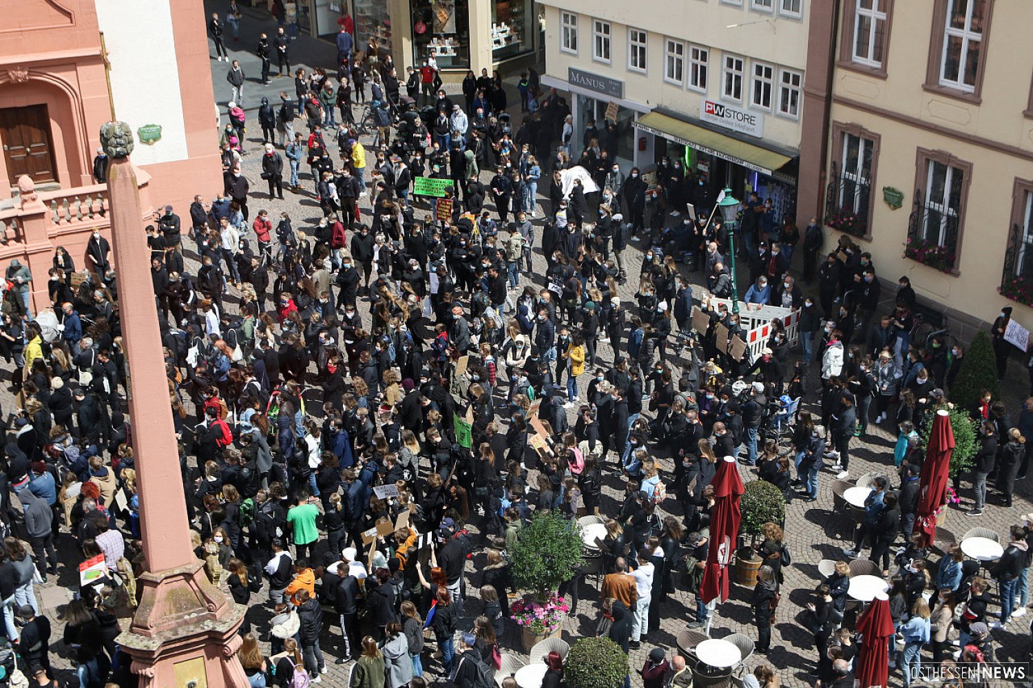 Auch in Fulda demonstrierten viele Menschen. In den Großstädten deutlich mehr Menschen