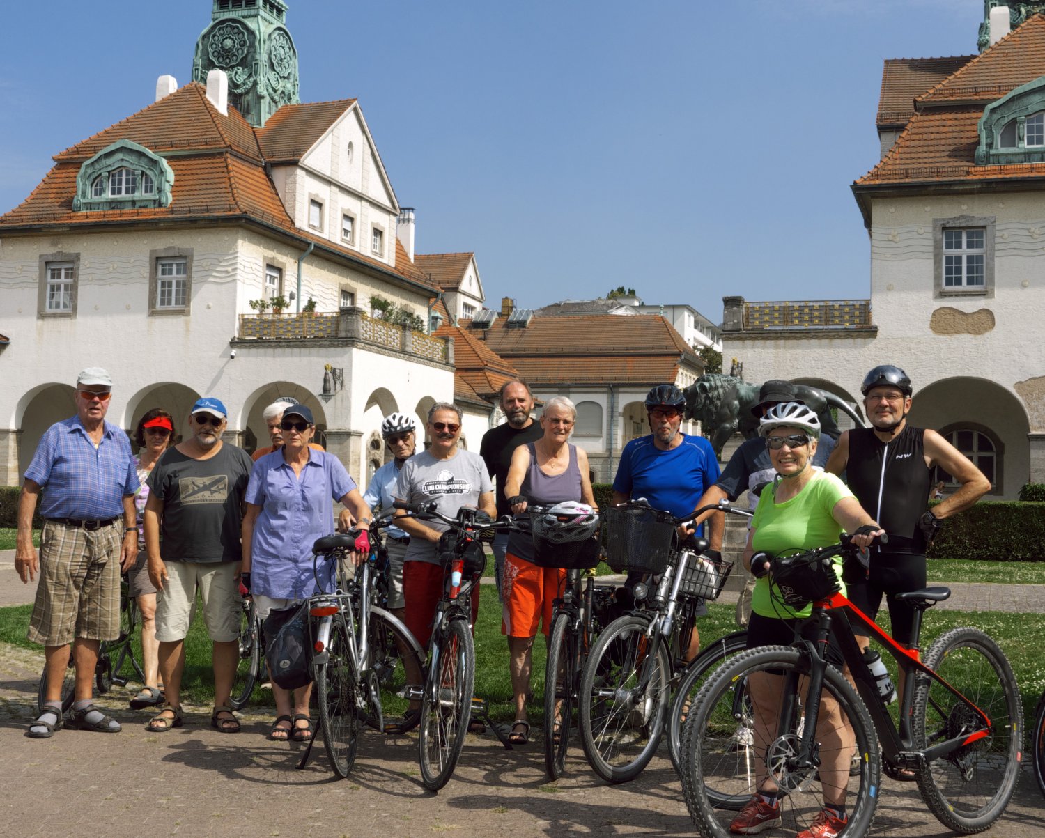 Die Seniorenradler*innen auf ihrer Tour nach Bad Nauheim im Jahr 2019.