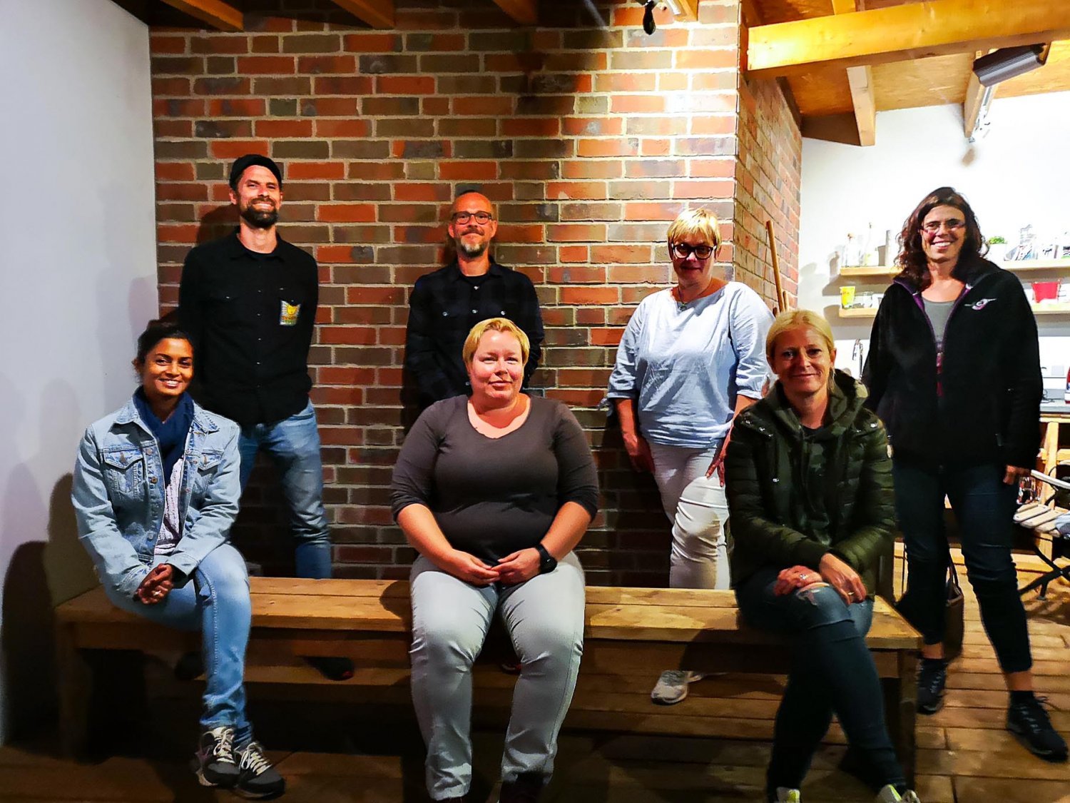 Die 8 Gründungsmitglieder: (Hinten, von links) Philipp Buschhaus, Philipp Merz, Liane Heid, Manuela Flach, (vorne, von links) Maria Shaline Derigs, Astrid Schmidt, Annette Merz.