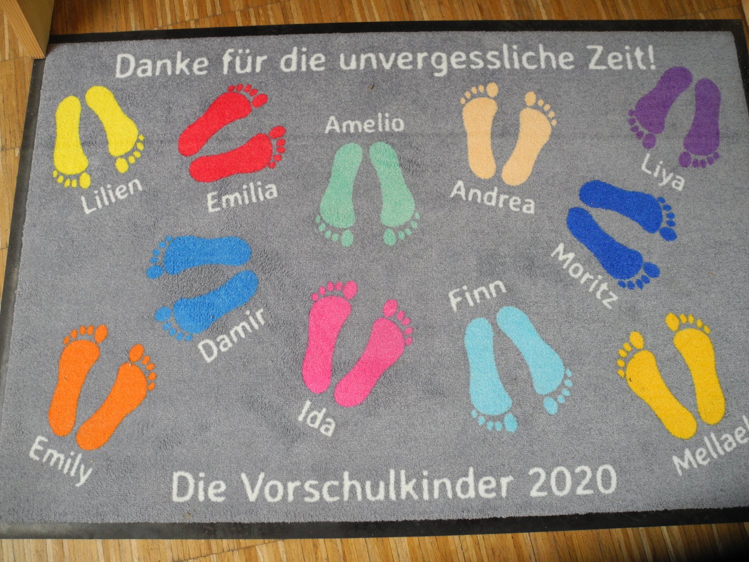 Überraschungsgeschenk für die Erzieherinnen.