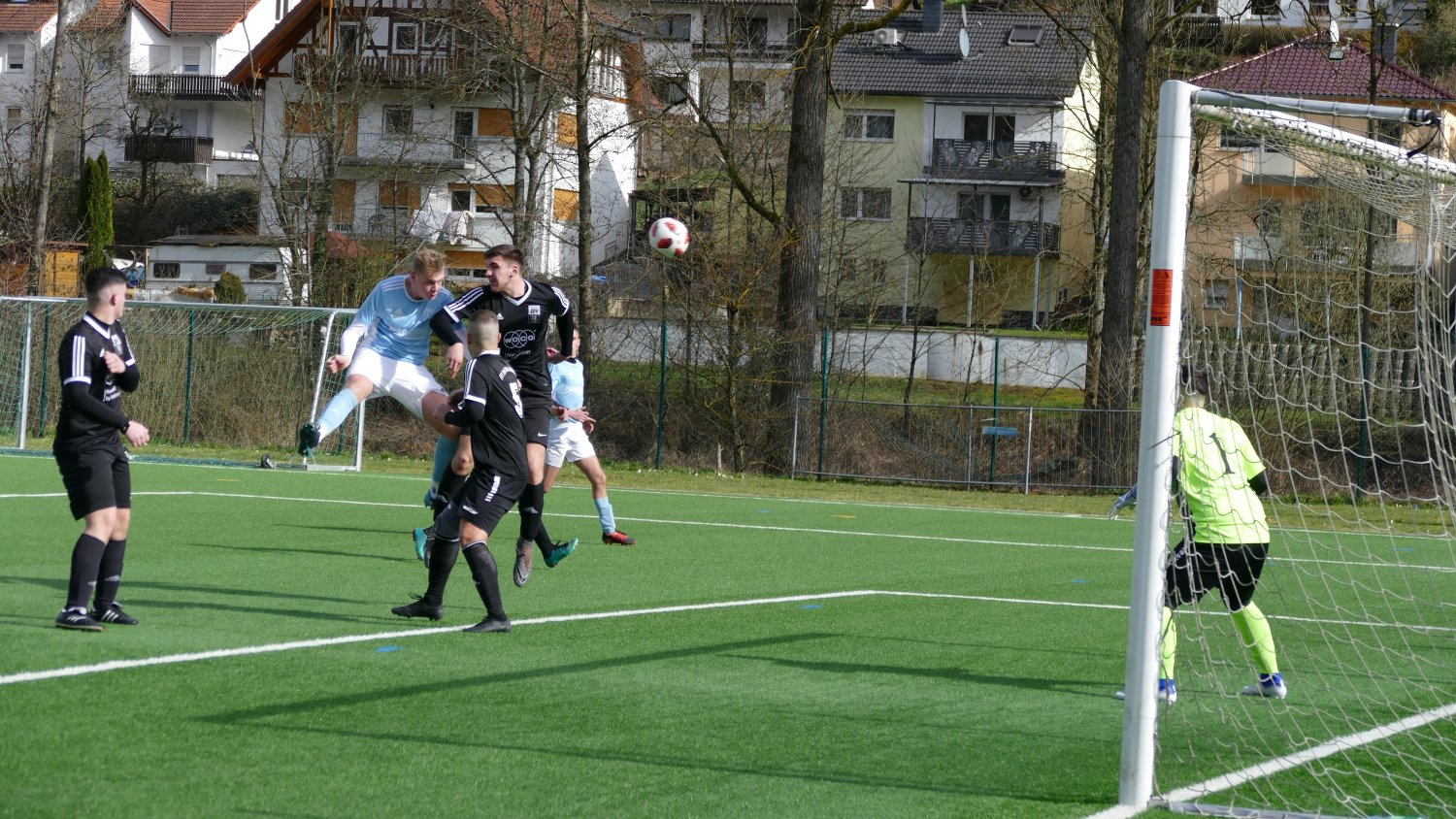 Spielszene aus dem Duell der A-Junioren-Verbandsliga Nord: JFV Bad Soden-Salmünster - JFV Aulatal (2:2) aus der Saison 2019/2020 kurz vor der Corona-Pandemie
