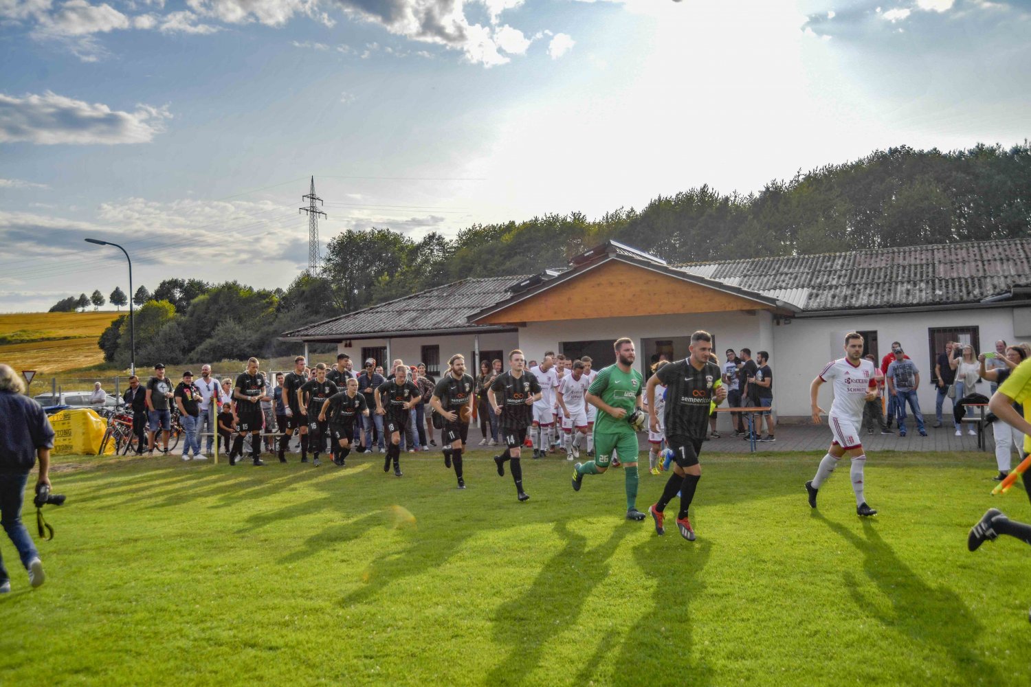Sportmannschaften in Hessen dürfen ab 1. August wieder Spiele austragen.