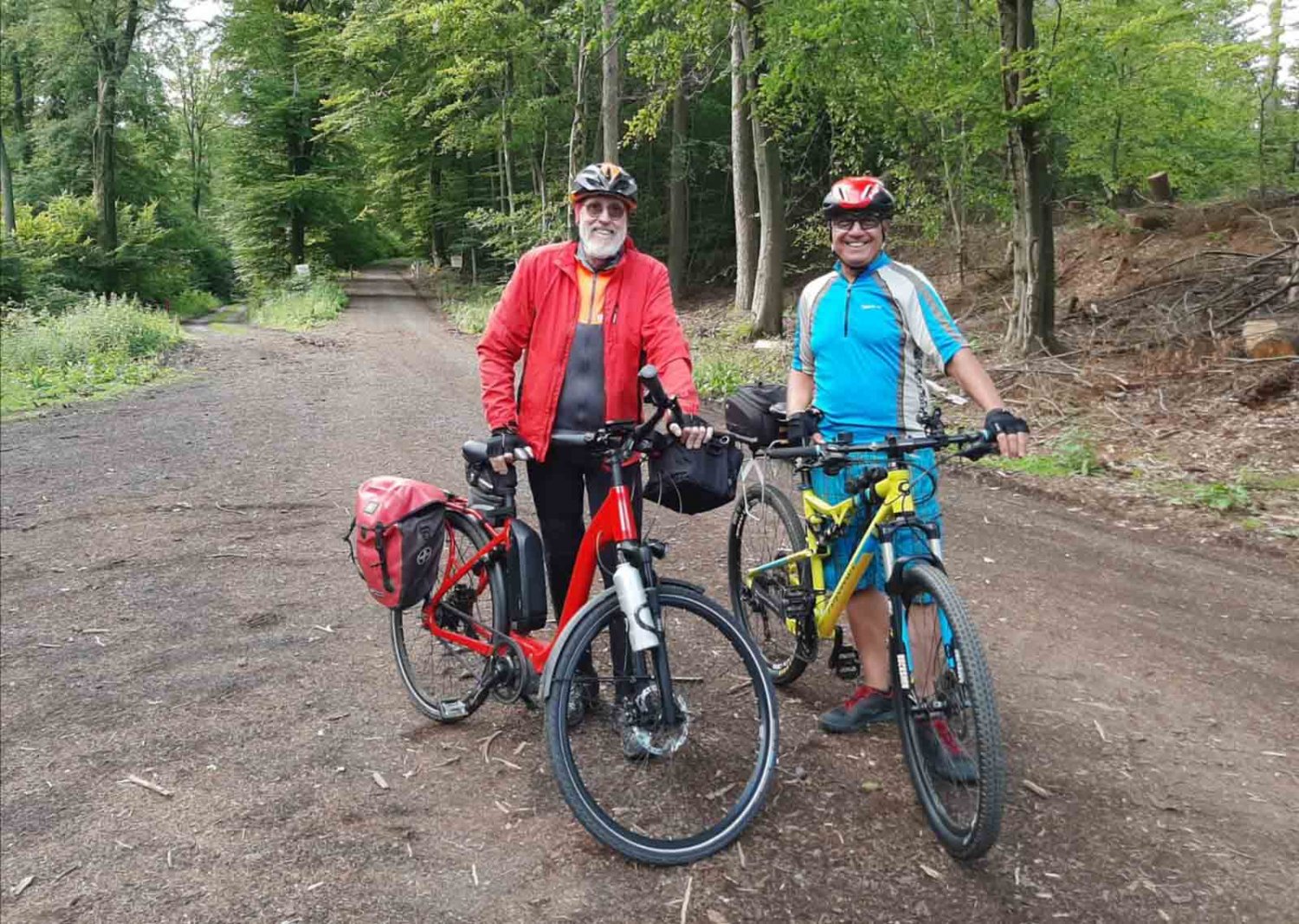 Die "Birkenhainer Straße" Mit dem Fahrrad auf der