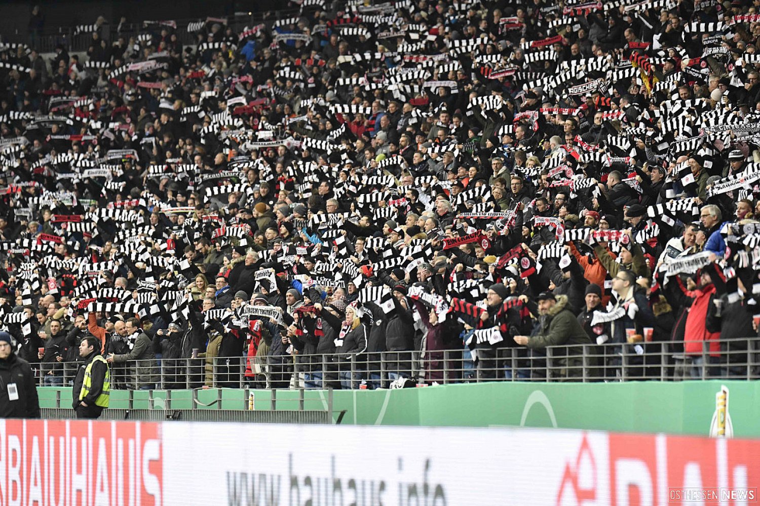 Die Fanorganisation "Nordwestkurve" sieht die Pläne der DFL skeptisch 