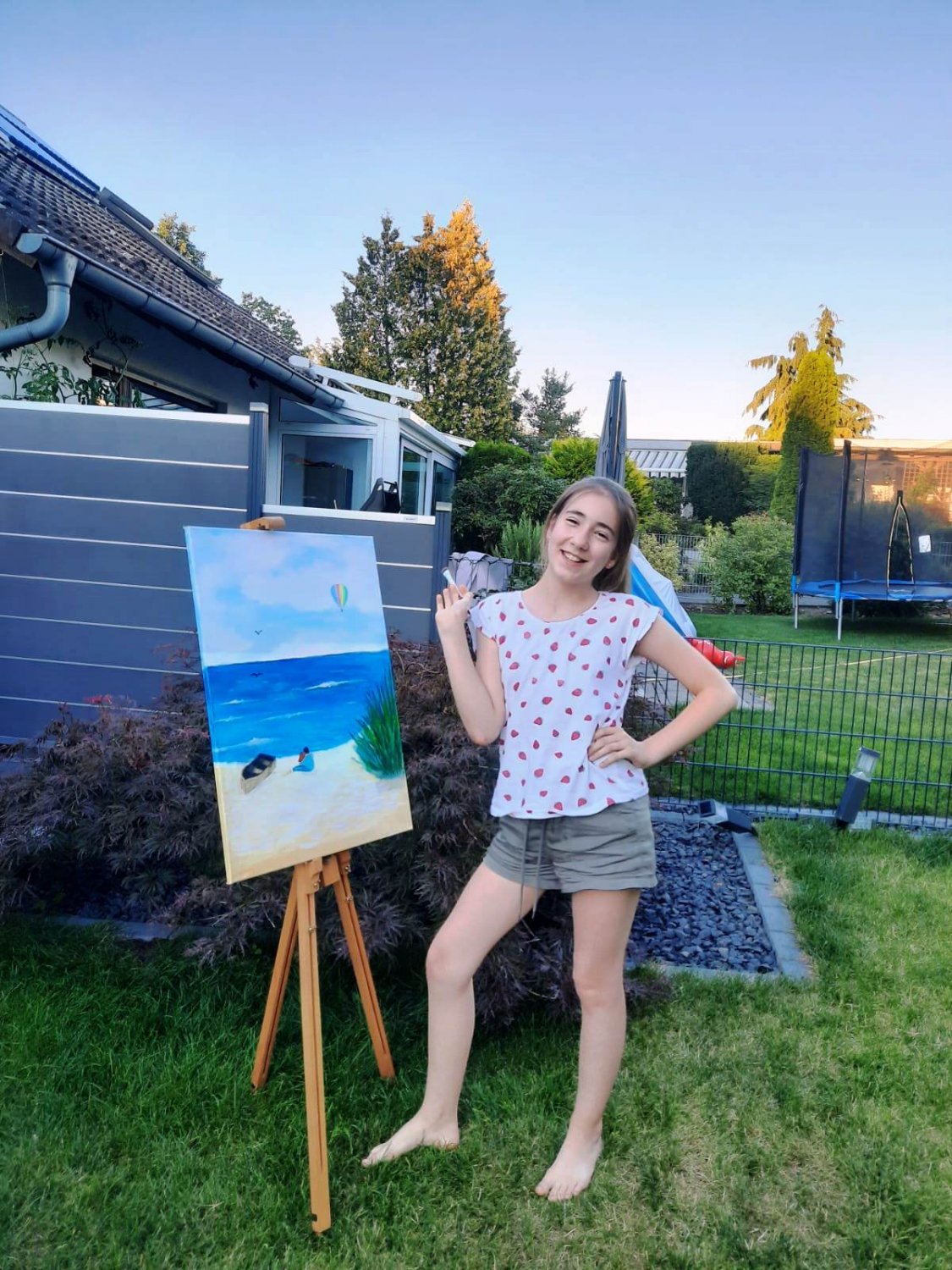 Olivia Busse malte im heimischen Garten Bilder für die Wellness-Oase.