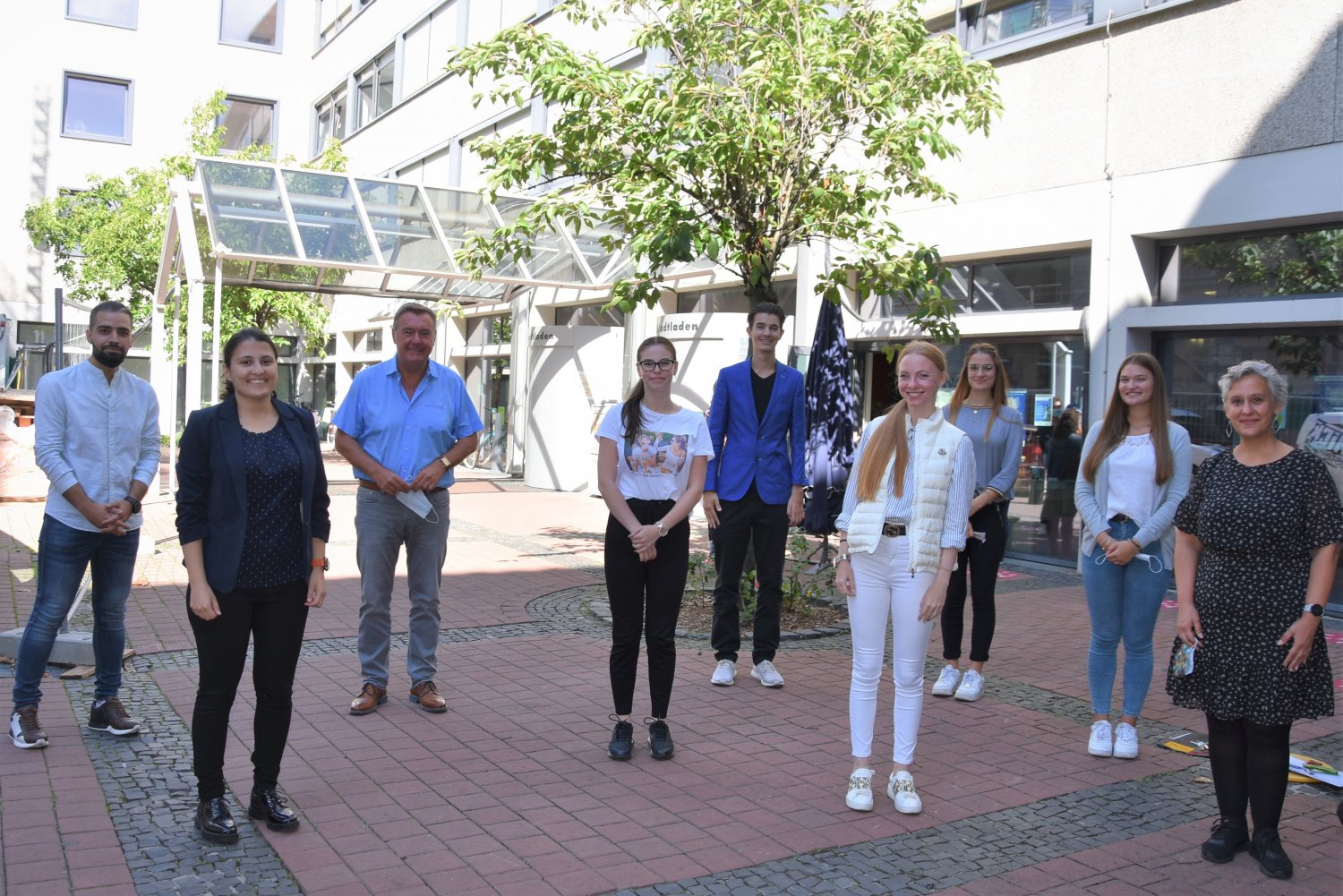 Sieben Auszubildende haben im August 2020 ihre Ausbildung bei der Stadt Hanau und im Eigenbetrieb Hanau Infrastruktur Service begonnen.