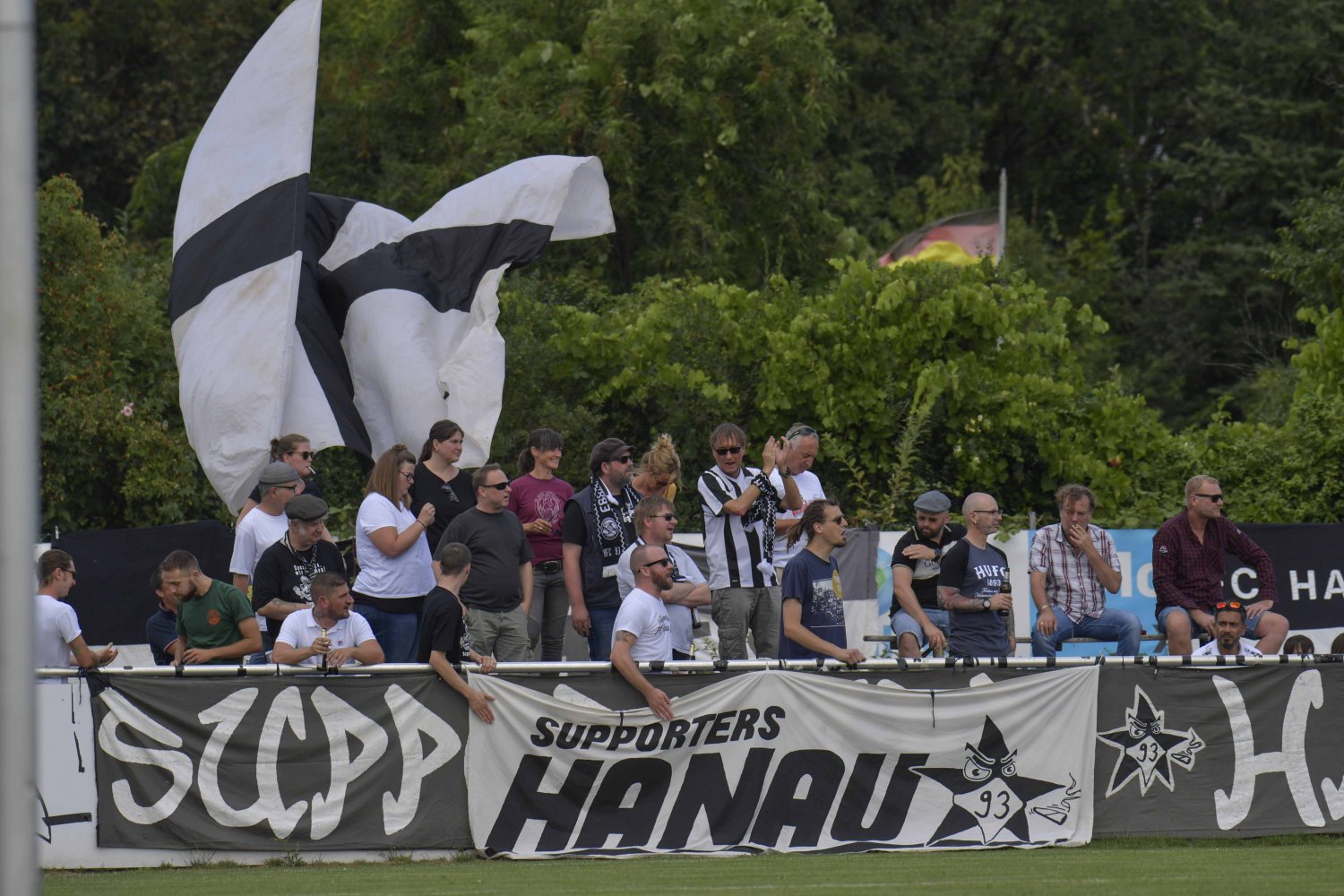 Die Fans vom Hanauer FC werden weiter warten müssen bis sie ihre Mannschaft wieder spielen sehen dürfen