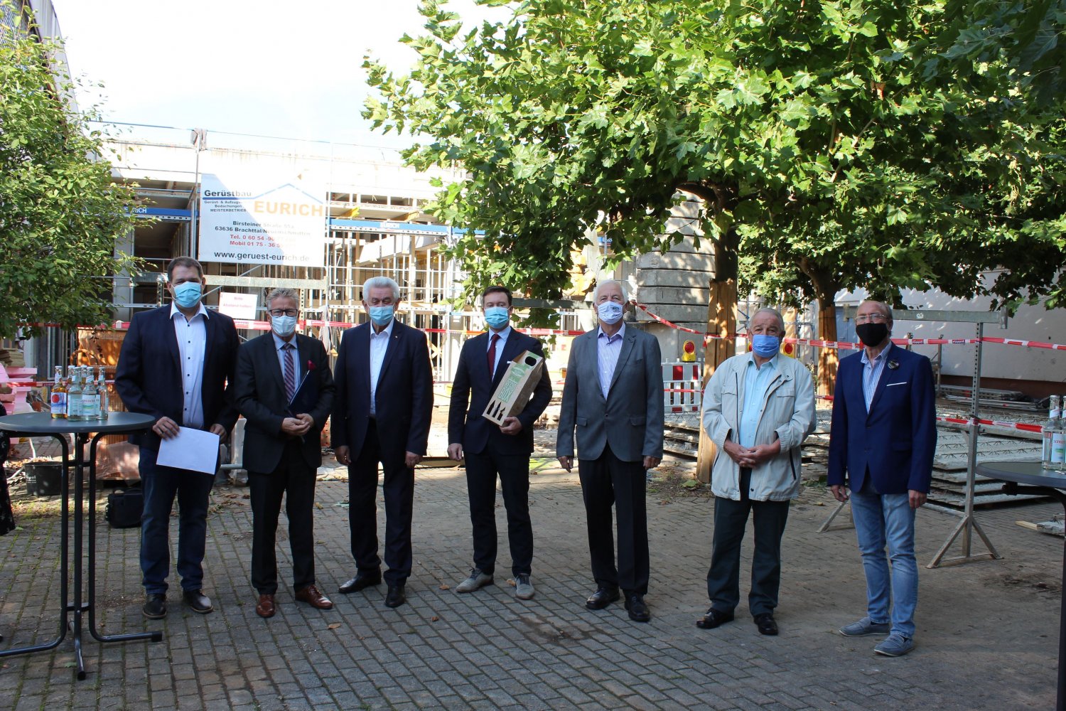 Von links: Schulleiter Andreas Leibold, Schuldezernent Winfried Ottmann, Hugo Klein (Kreisbeigeordneter) Bürgermeister Matthias Möller, Johannes Sperzel (Kreisbeigeordneter) und Reinhold Baier (Erster Stadtrat).