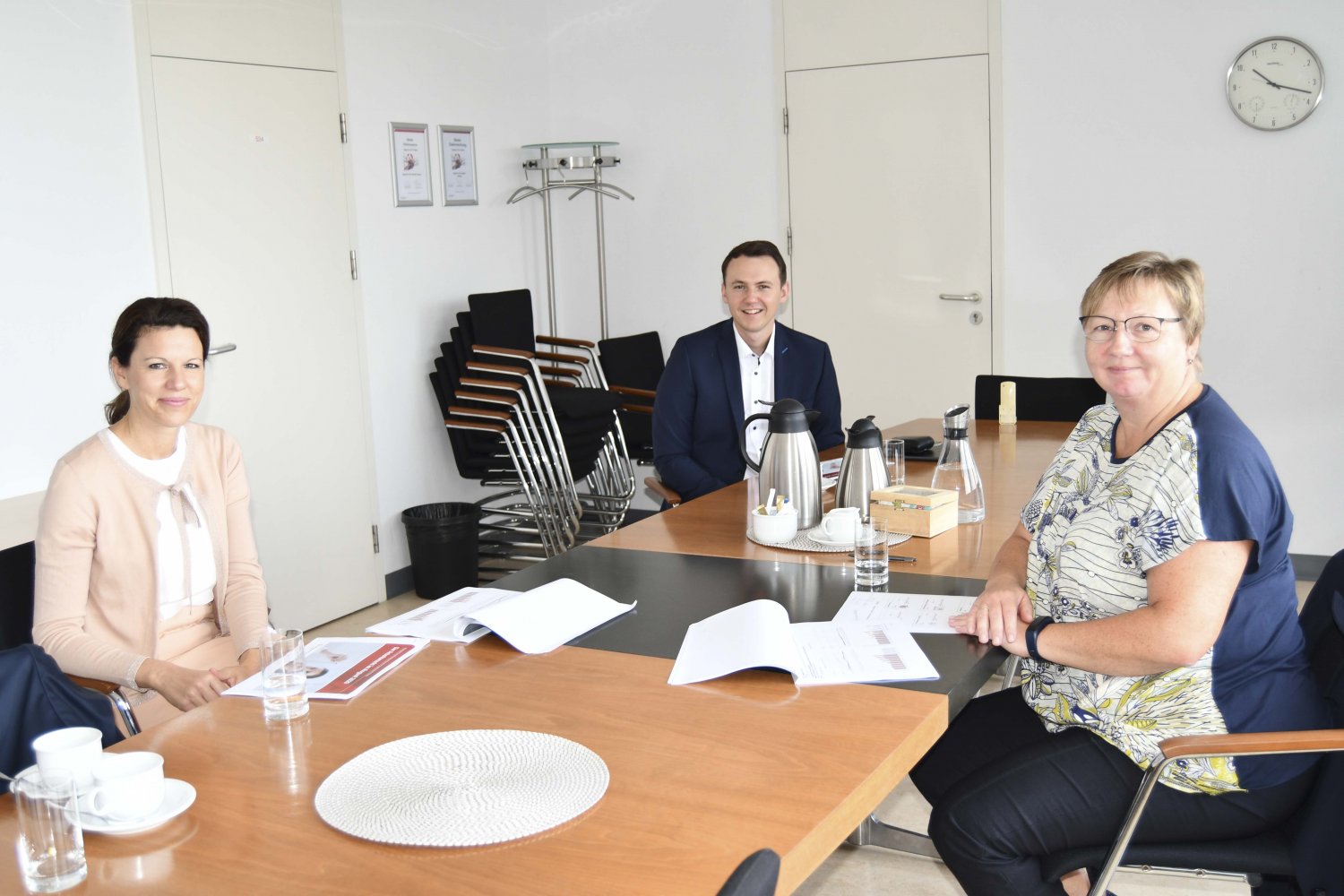 Das Bild zeigt Dr. Katja Leikert, Pascal Reddig (CDU Hanau) und Heike Hengster