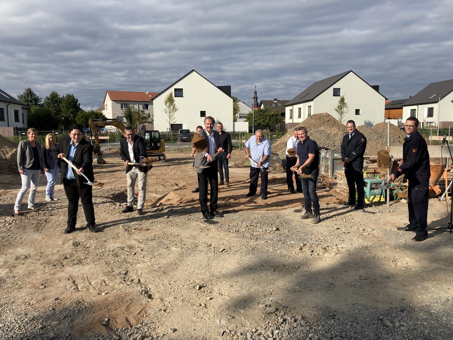 Die ersten Pläne für einen Neubau und den Standort seien bereits 2009 geschmiedet worden.
