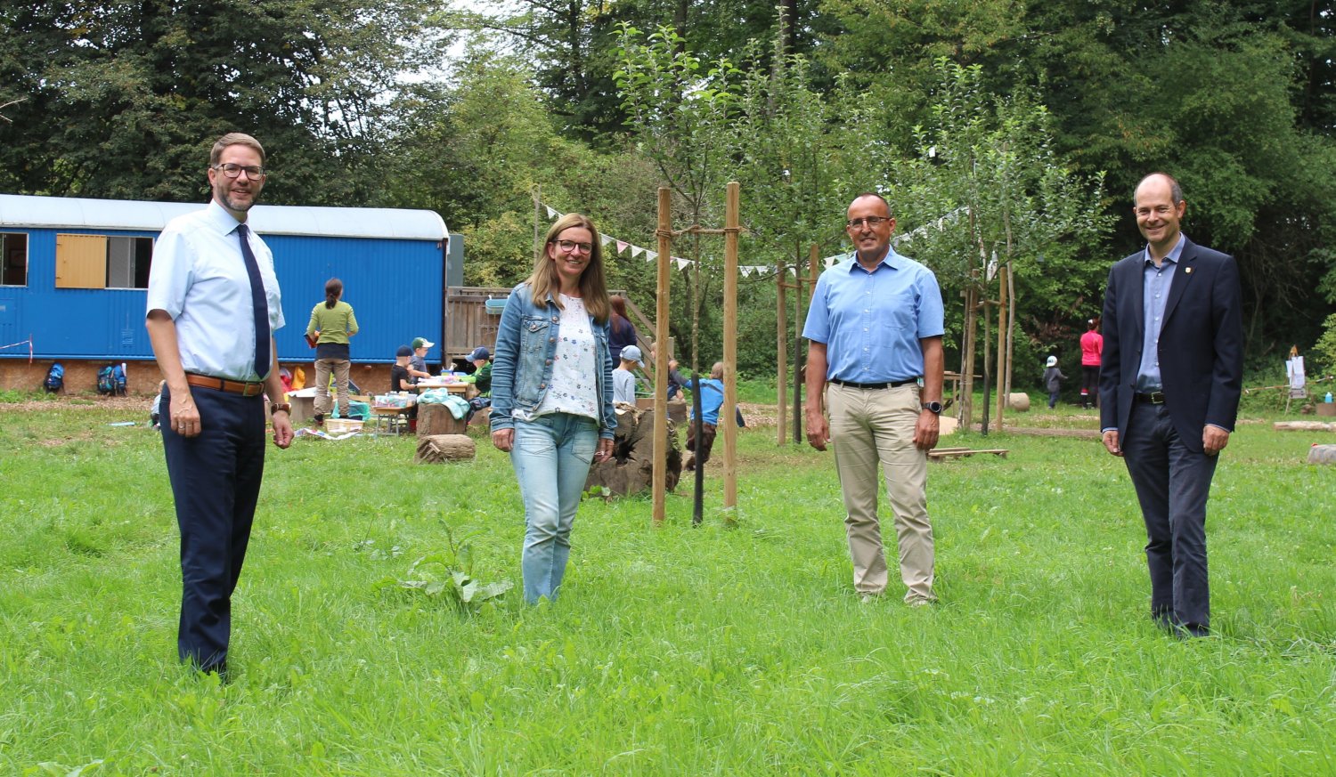 Landrat Thorsten Stolz (links) überbrachte eine Zuwendung aus Mitteln des Kreisausgleichsstocks in Höhe von 20.000 Euro.