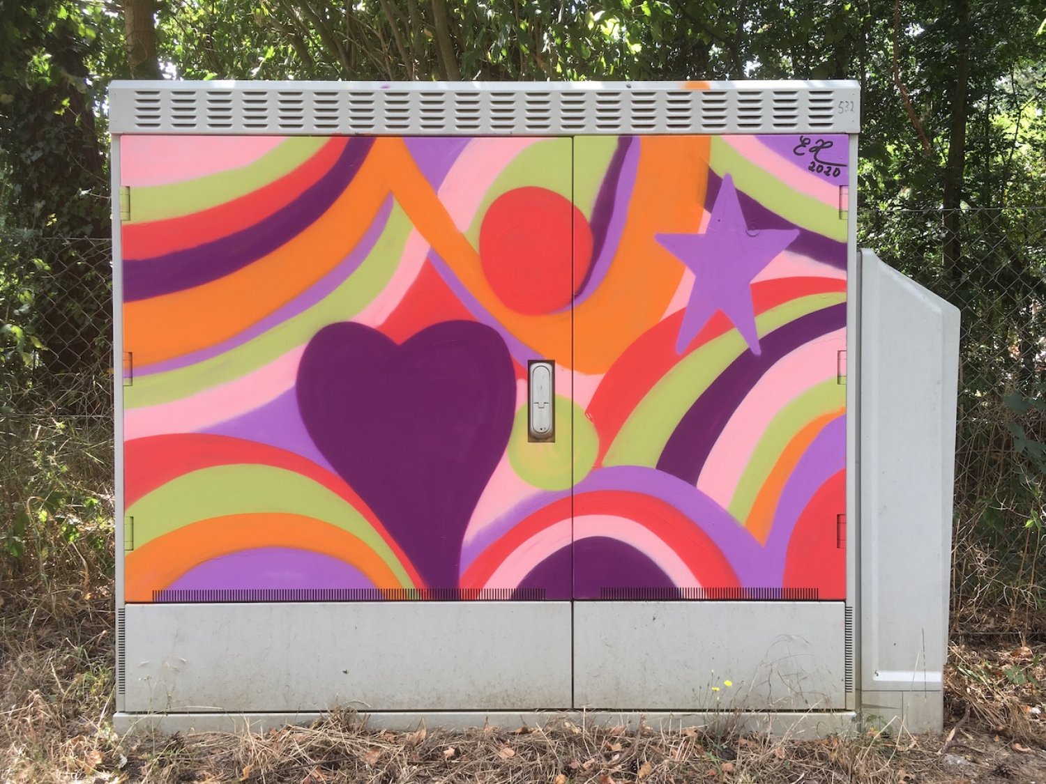 Herzwellen: Sprayerkunst auf Telekom- und Stromkästen.