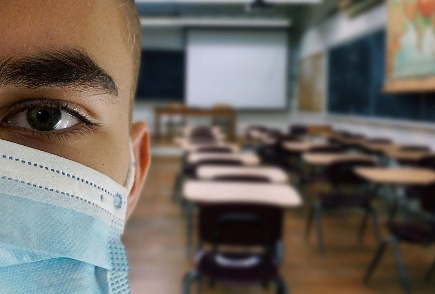 Mit Maske in die Schule