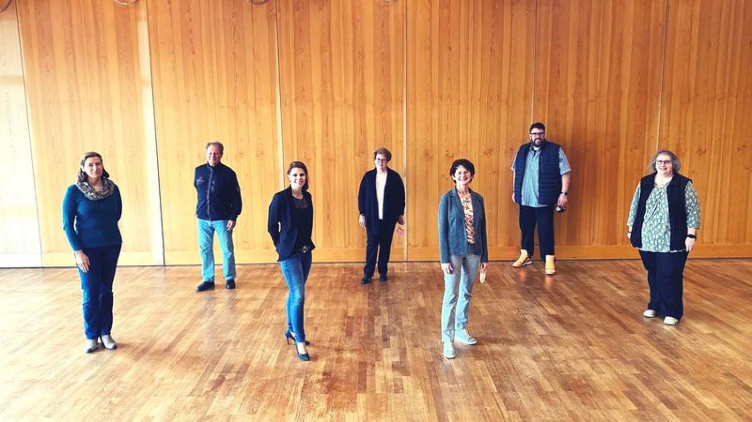 von links nach rechts: Antje Herfurth (neue 1. Schriftführerin), Wilfried Abt (ehemaliger 2. Vorsitzender), Anne Kathrin Frank (1. Vorsitzende), Edith Partes (neue 2. Vorsitzende), Roswitha Schäfer (neue 1. Kassiererin), Marco H