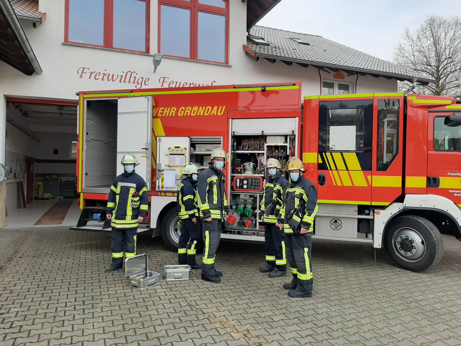Die Gründauer Feuerwehr, im Bild die Wehr Breitenborn, übt auch unter erschwerten Bedingungen, um jederzeit für den Einsatzfall gut vorbereitet zu sein.