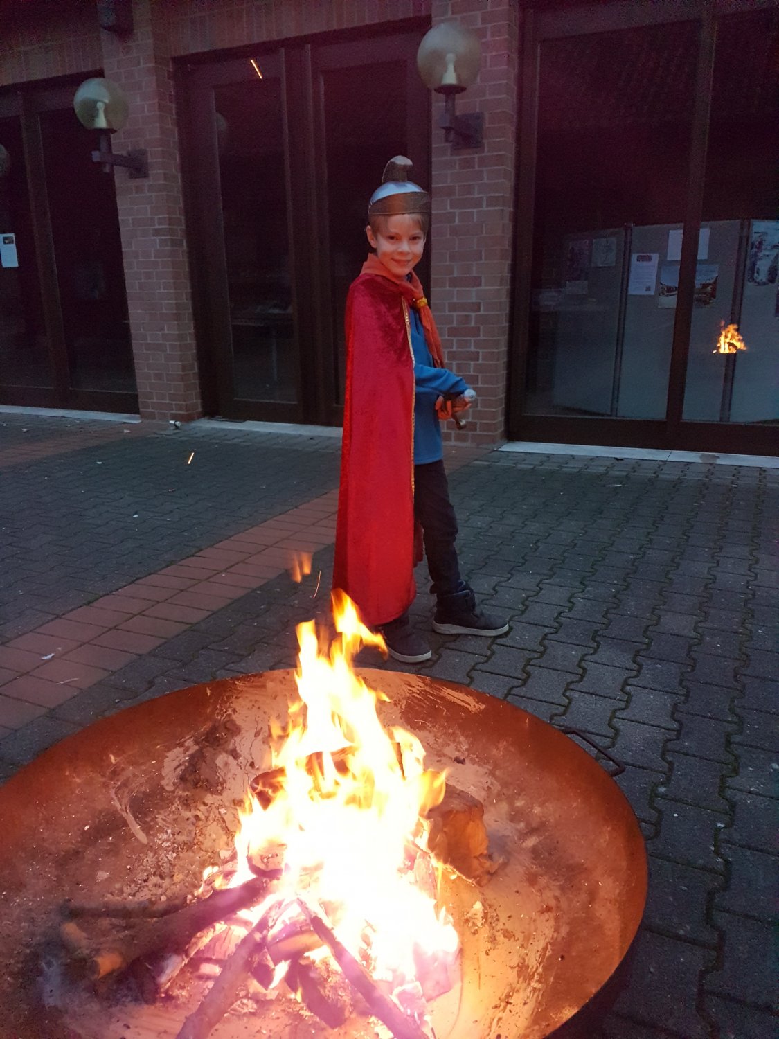 Pfadfinder und Ministranten der Kirchengemeinde Sankt Maria sorgten für strahlende Kinderaugen.