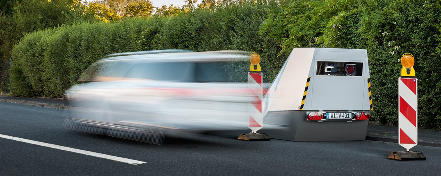 Wie hier gehört künftig auch in Hanau ein 'Enforcement Trailer' zum Straßenbild.