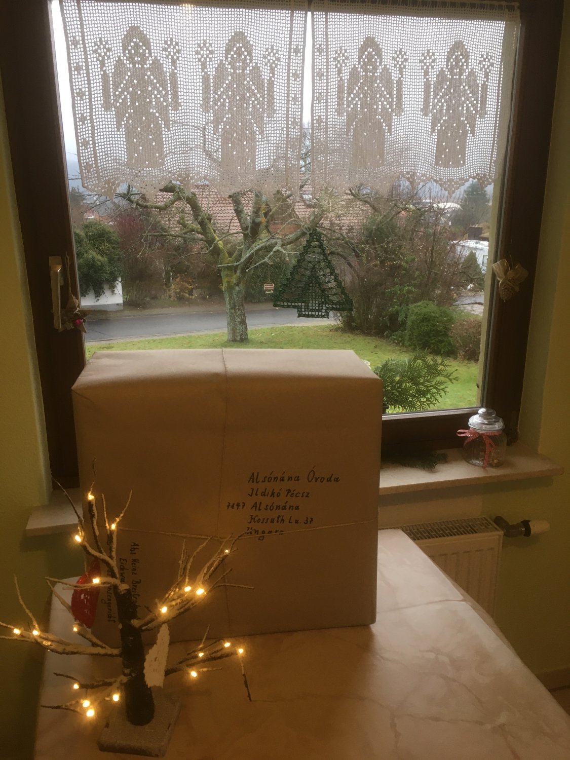 Weihnachtspaket für den Kindergarten Alsónána