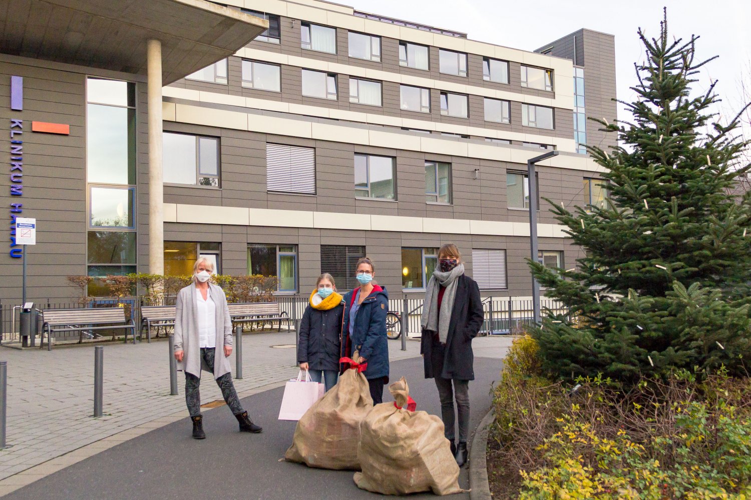 Von links: Martina Wichels, Anja Weckesser mit Tochter Amelie und Kathrin Lammermann