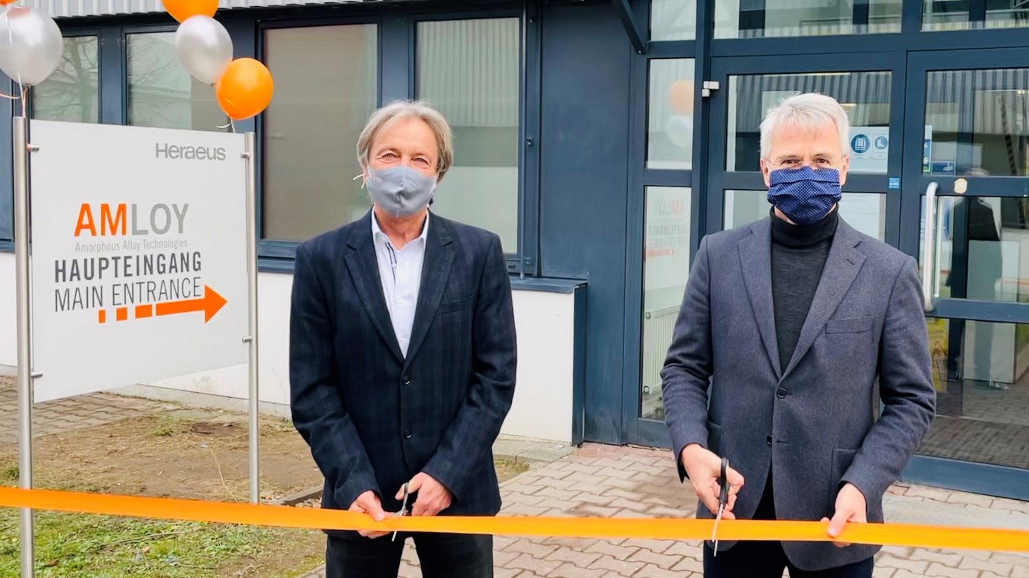 Eröffnung des neuen Hauptsitzes in Karlstein, Dr. Jürgen Wachter (links) Dr. Andre Kobelt (rechts)