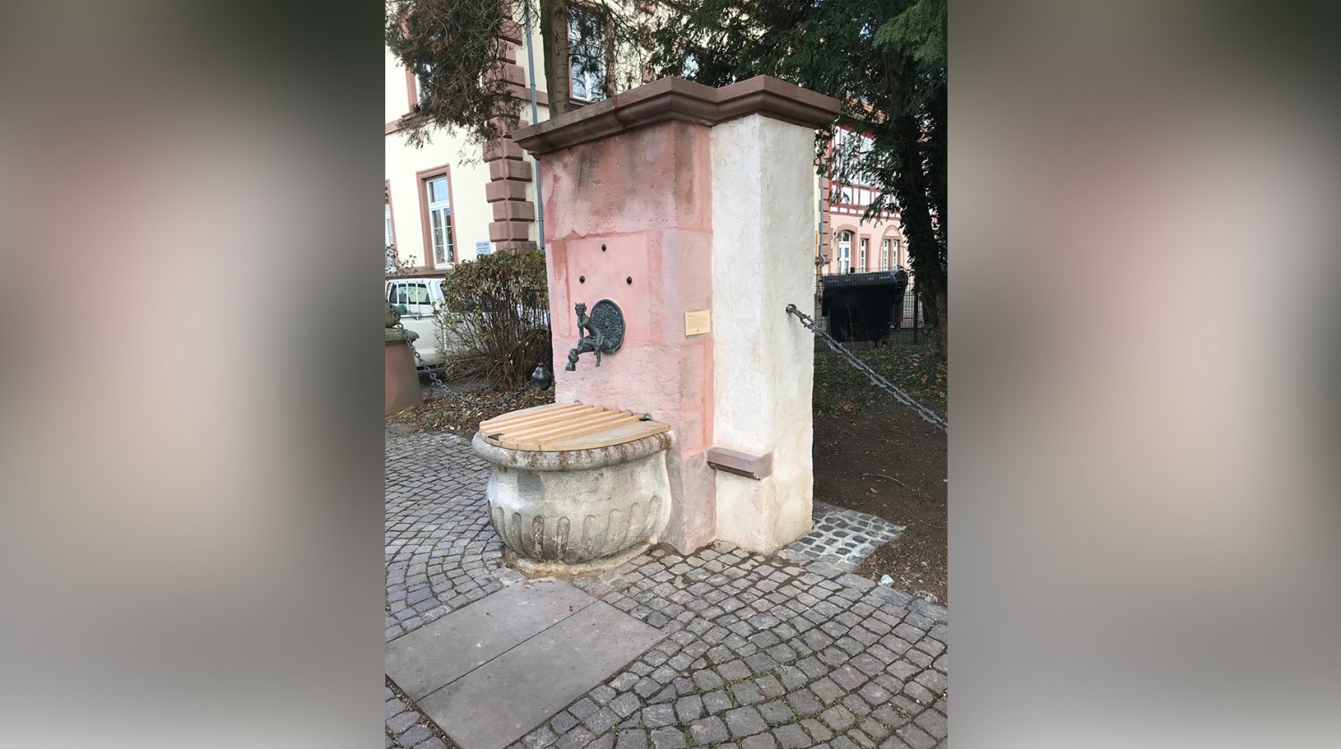 Der Teufelsbrunnen nach der Restaurierung
