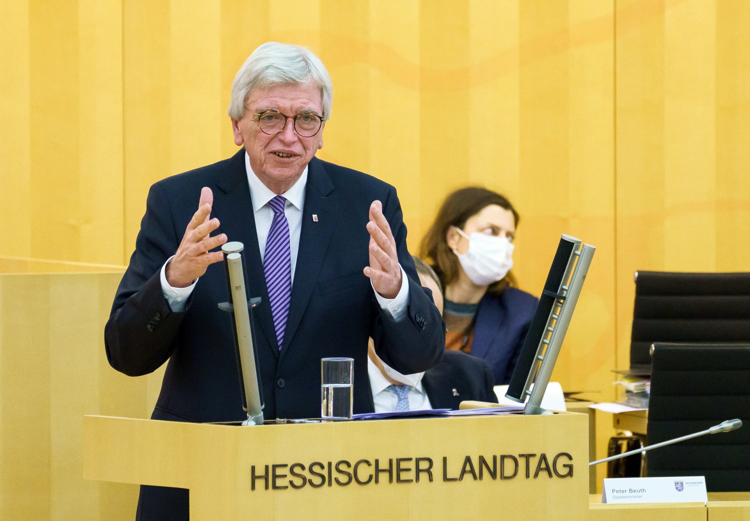 Der Ministerpräsident Volker Bouffier (CDU) am Dienstagnachmittag bei seiner Regierungserklärung im hessischen Landtag